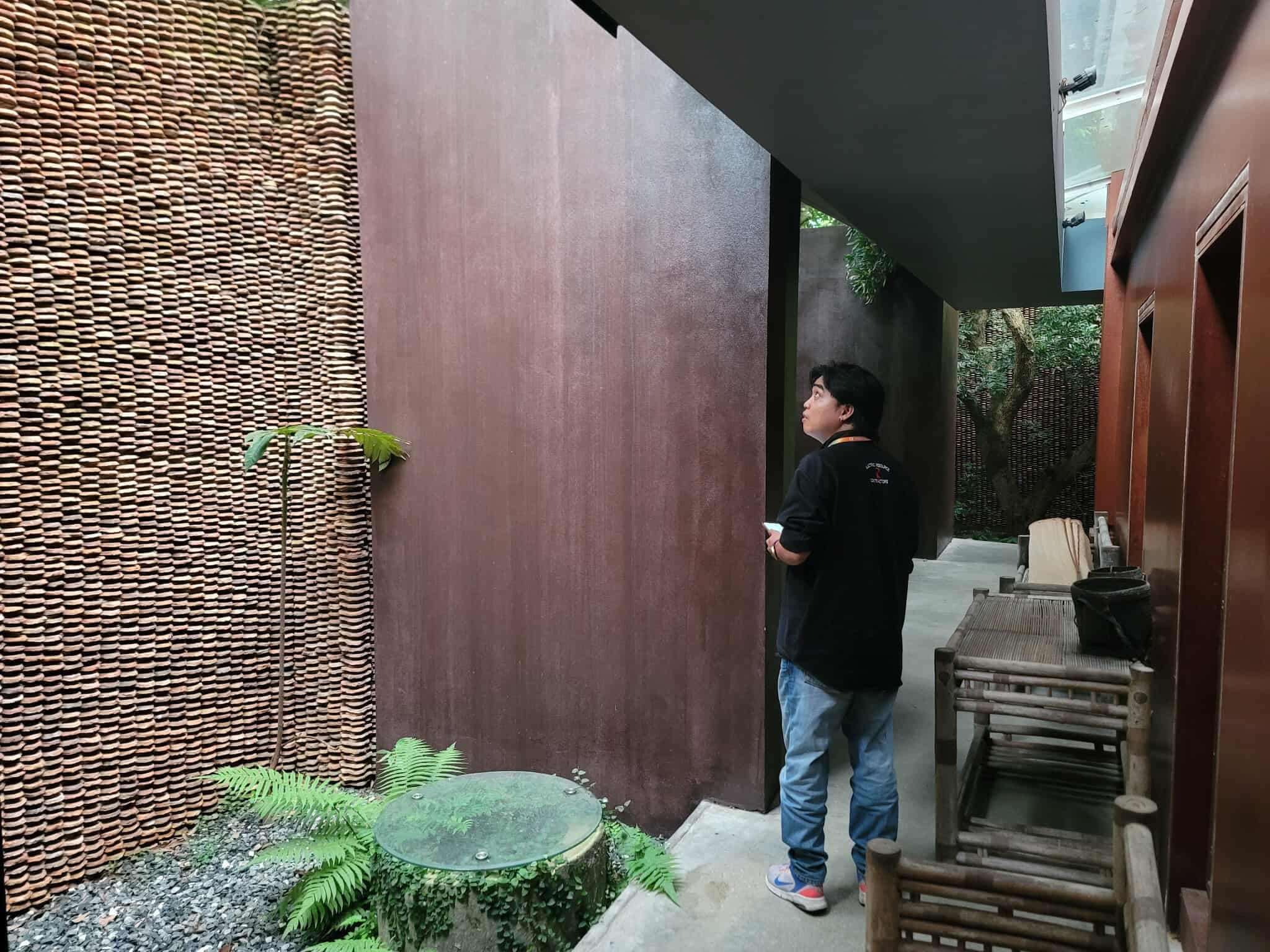 Dao Mau Museum & Temple — behind the scenes 1